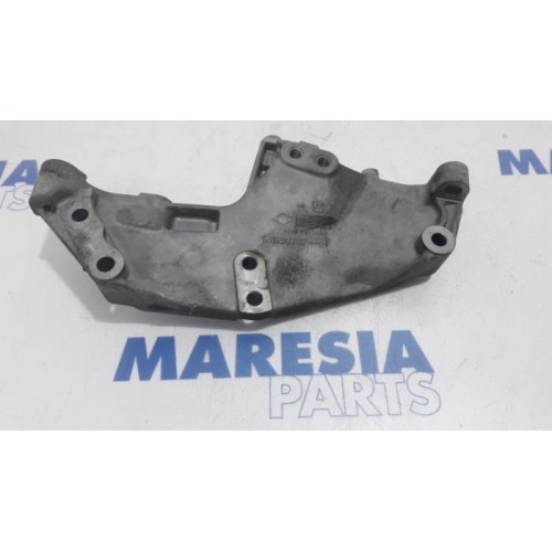 Renault - Trafic - Engine mount
