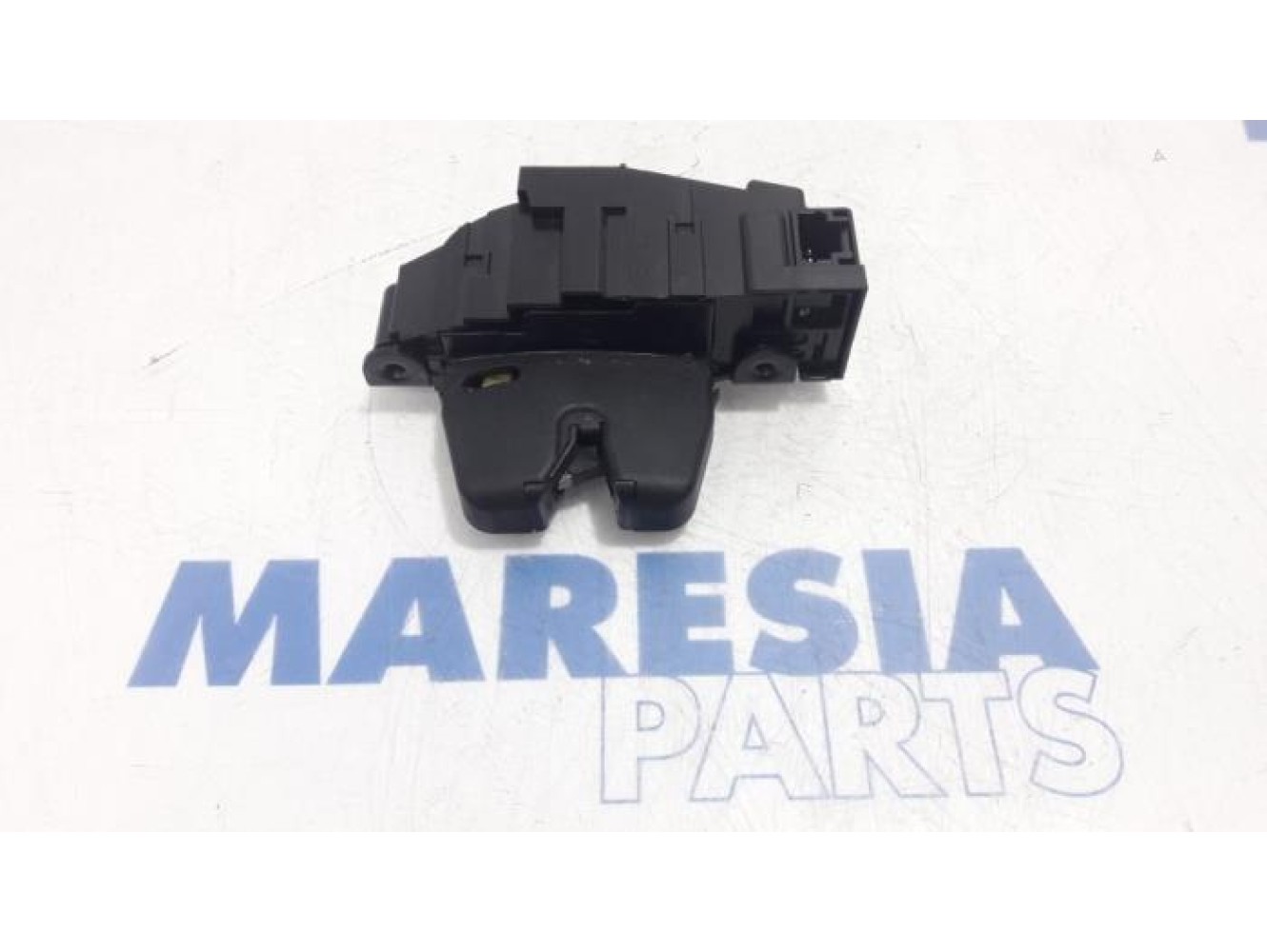 Peugeot - 508 - Tailgate lock mechanism