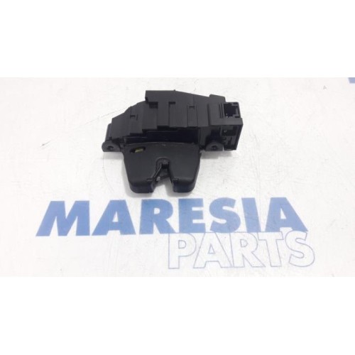 Peugeot - 508 - Tailgate lock mechanism