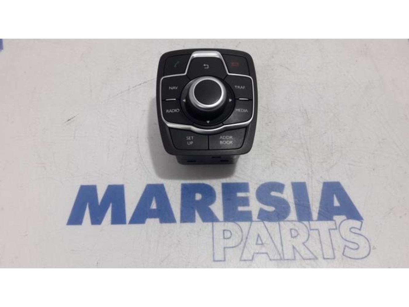 Peugeot - 508 - Panneau de commandes navigation