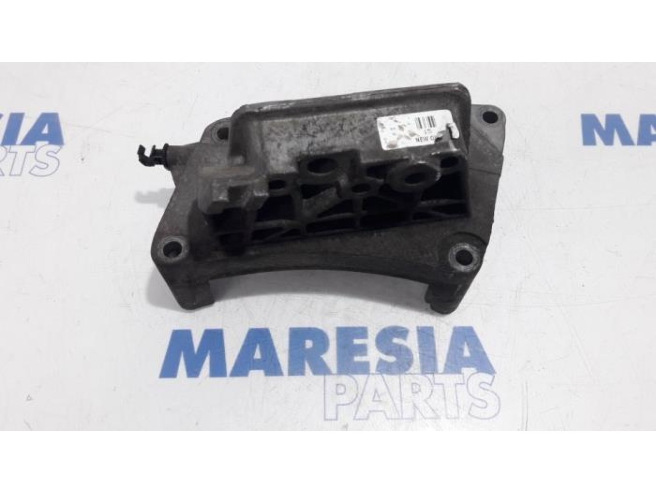 Alfa Romeo - Mito - Engine mount