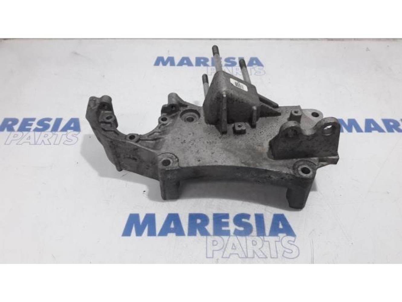 Alfa Romeo - Mito - Engine mount