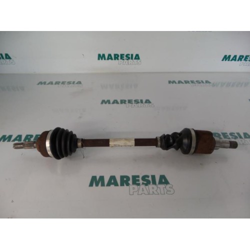 Peugeot - 207 - Aandrijfas links-voor