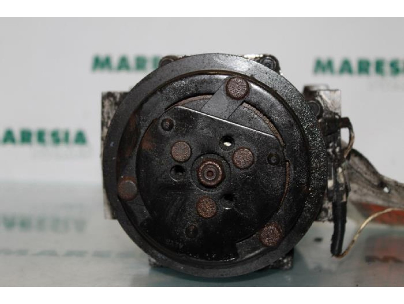 Renault - Clio - Air conditioning pump