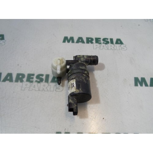 Peugeot - 407 - Scheibensprüherpumpe vorne