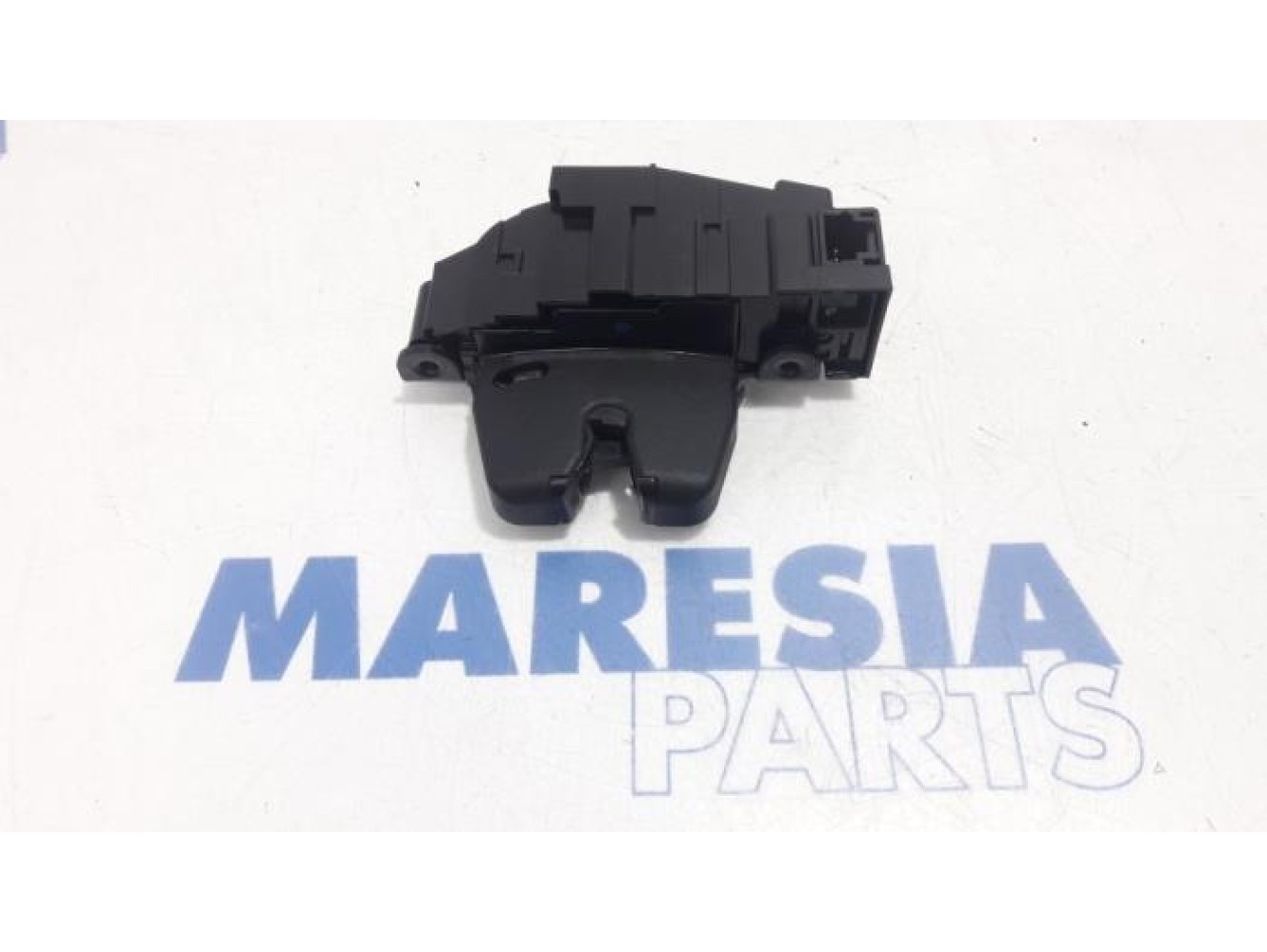 Peugeot - 308 - Tailgate lock mechanism