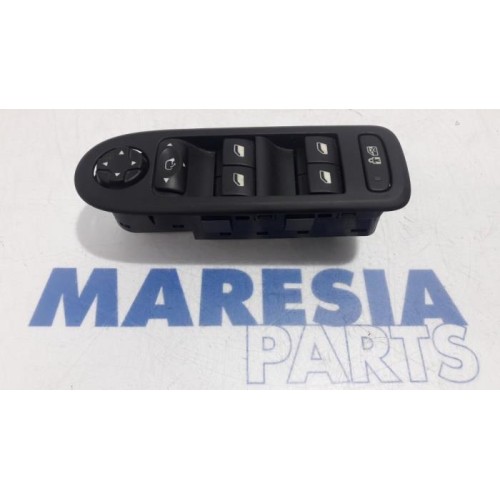 Peugeot - 308 - Multi-functional window switch