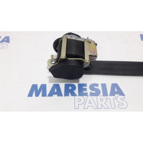 Renault - Clio - Front seatbelt, right