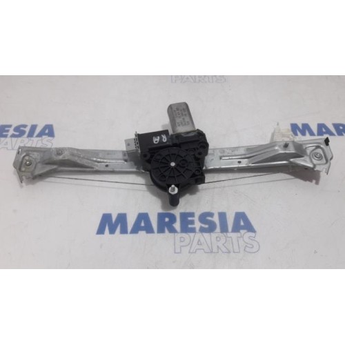 Lancia - Delta - Rear door window mechanism 4-door, right
