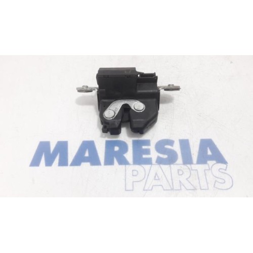Lancia - Delta - Tailgate lock mechanism