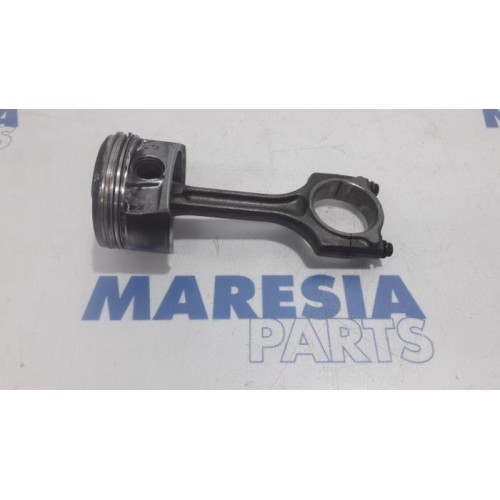 Peugeot - 5008 - Piston