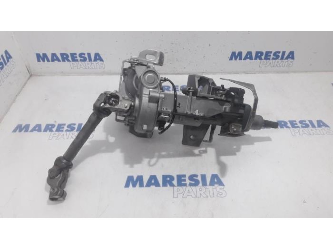 Renault - Clio - Steering column housing