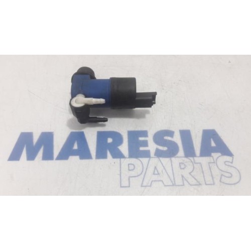 Renault - Clio - Windscreen washer pump