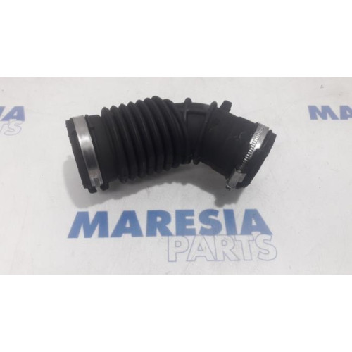 Renault - Clio - Air intake hose