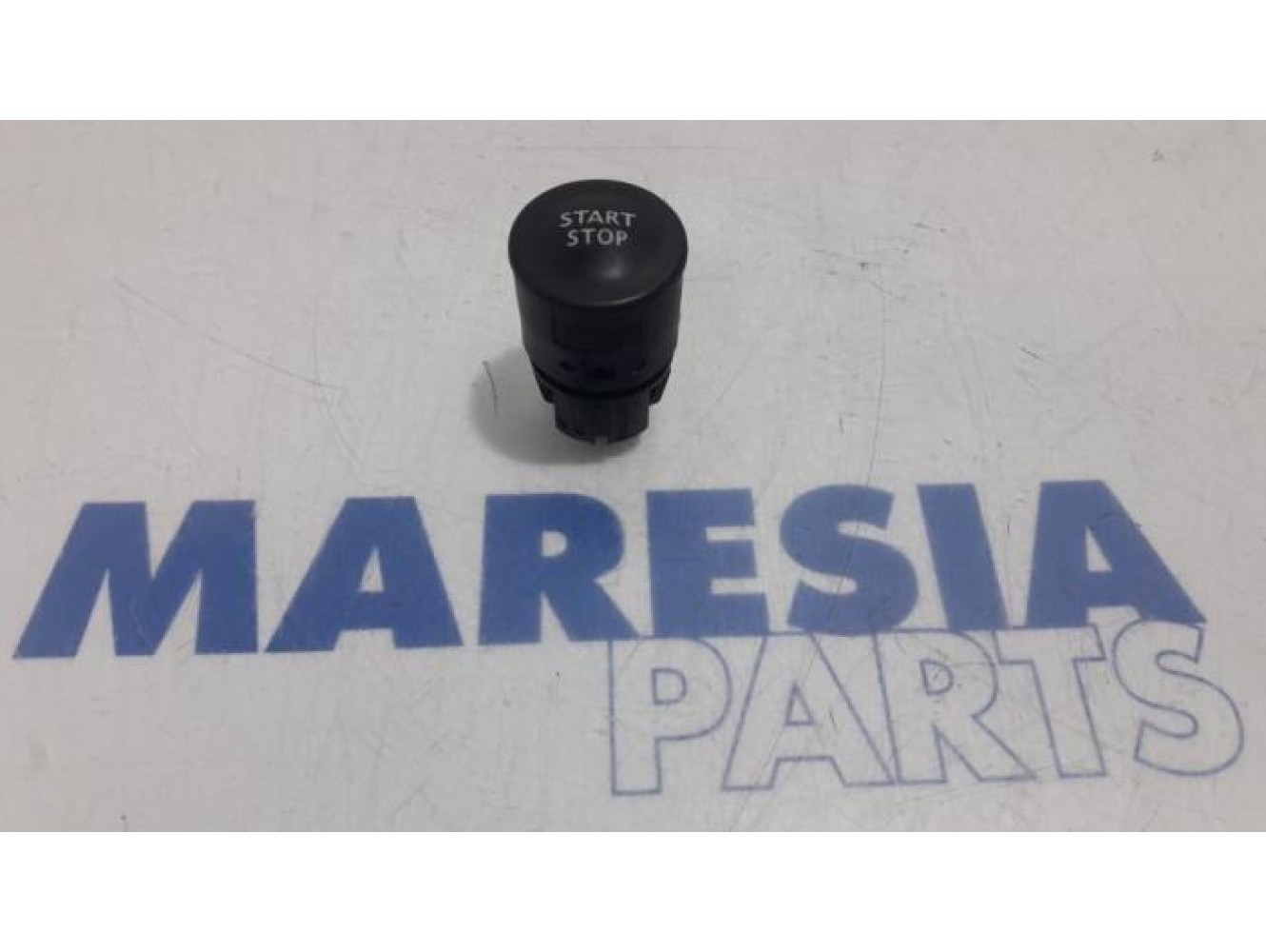 Renault - Scenic - Start/stop switch