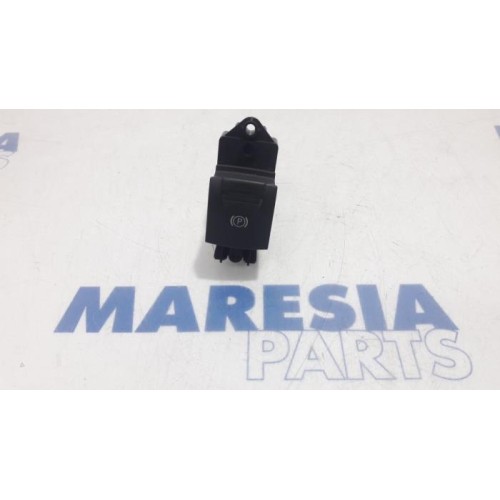 Renault - Scenic - Parking brake switch