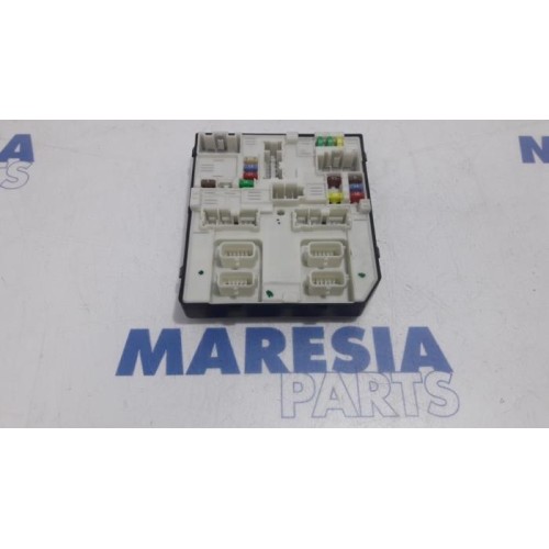 Renault - Scenic - Fuse box