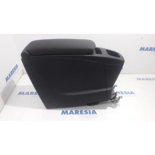 Renault - Scenic - Armrest