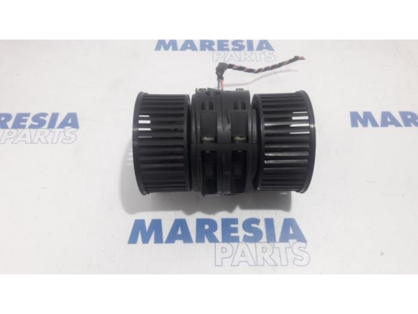 Renault - Scenic - Heating and ventilation fan motor