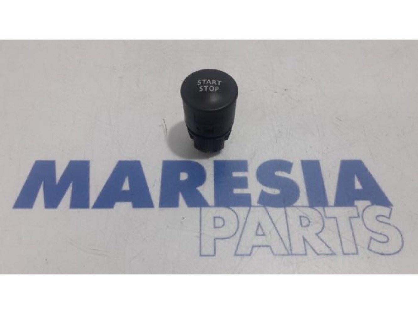 Renault - Clio - Start/stop switch