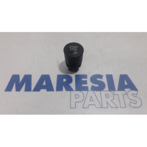 Renault - Clio - Start/stop switch