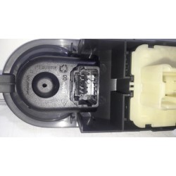 Renault - Clio - Multi-functional window switch