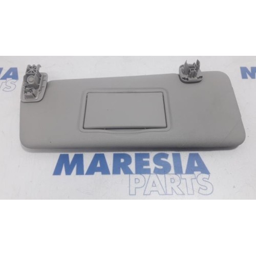 Renault - Clio - Sun visor