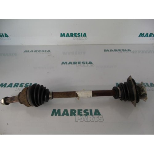 Renault - Trafic - Front drive shaft, left