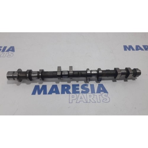 Renault - Scenic - Camshaft