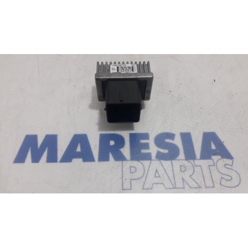 Renault - Clio - Glow plug relay