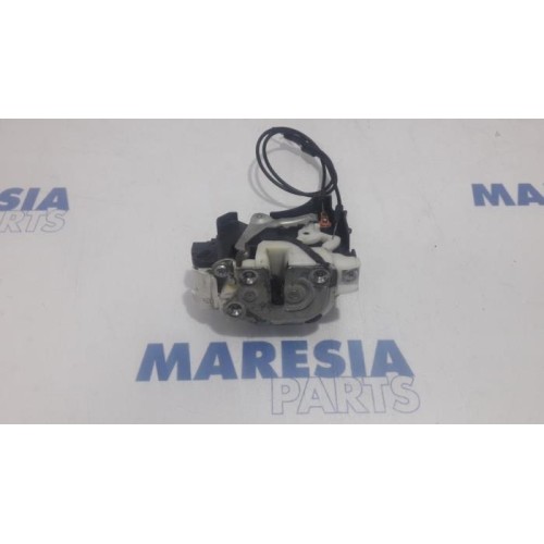 Citroen - C-Crosser - Front door lock mechanism 4-door, right