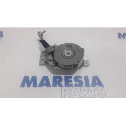 Citroen - C-Crosser - Tailgate hinge