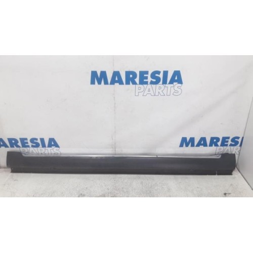 Citroen - C-Crosser - Side skirt, left