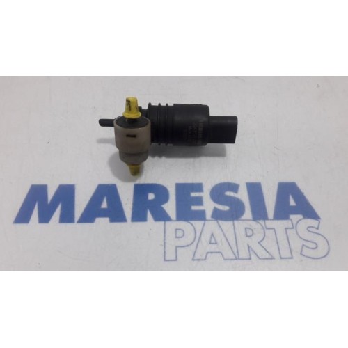 Citroen - C-Crosser - Windscreen washer pump