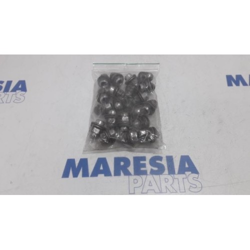 Citroen - C-Crosser - Set of wheel bolts