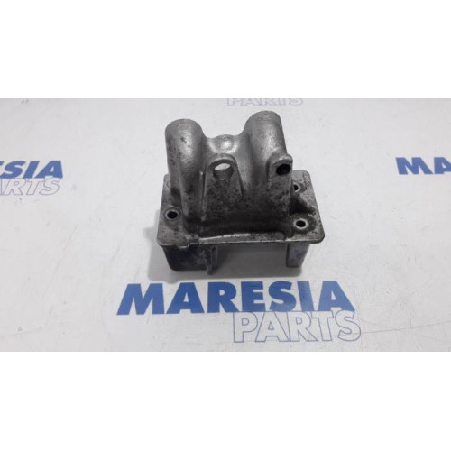 Fiat - Punto - Motorsteun