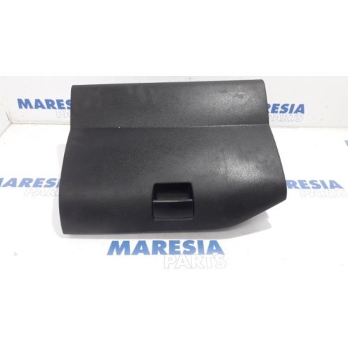 Peugeot - Partner - Glovebox
