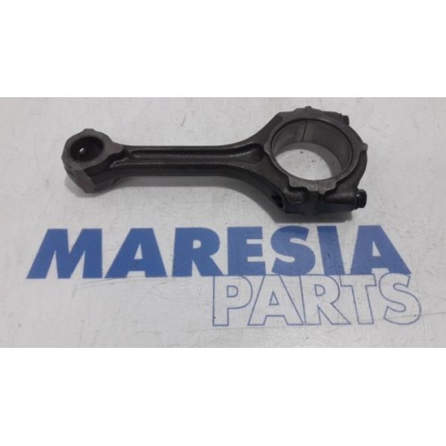 Renault - Trafic - Connecting rod