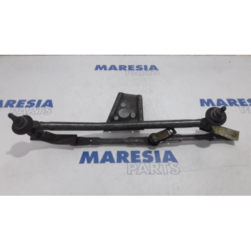 Peugeot - 206 - Wiper mechanism