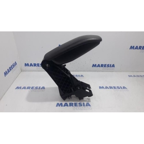 Citroen - C3 - Armrest