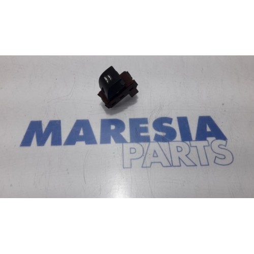 Peugeot - 308 - Electric window switch