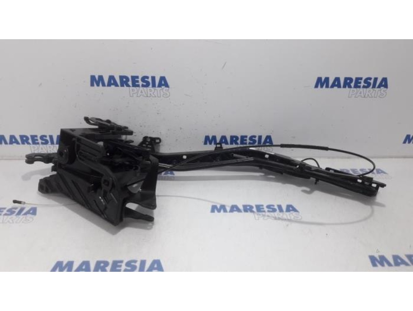 Peugeot - 308 - Convertible top hinge