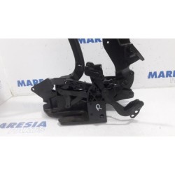 Peugeot - 308 - Convertible top hinge