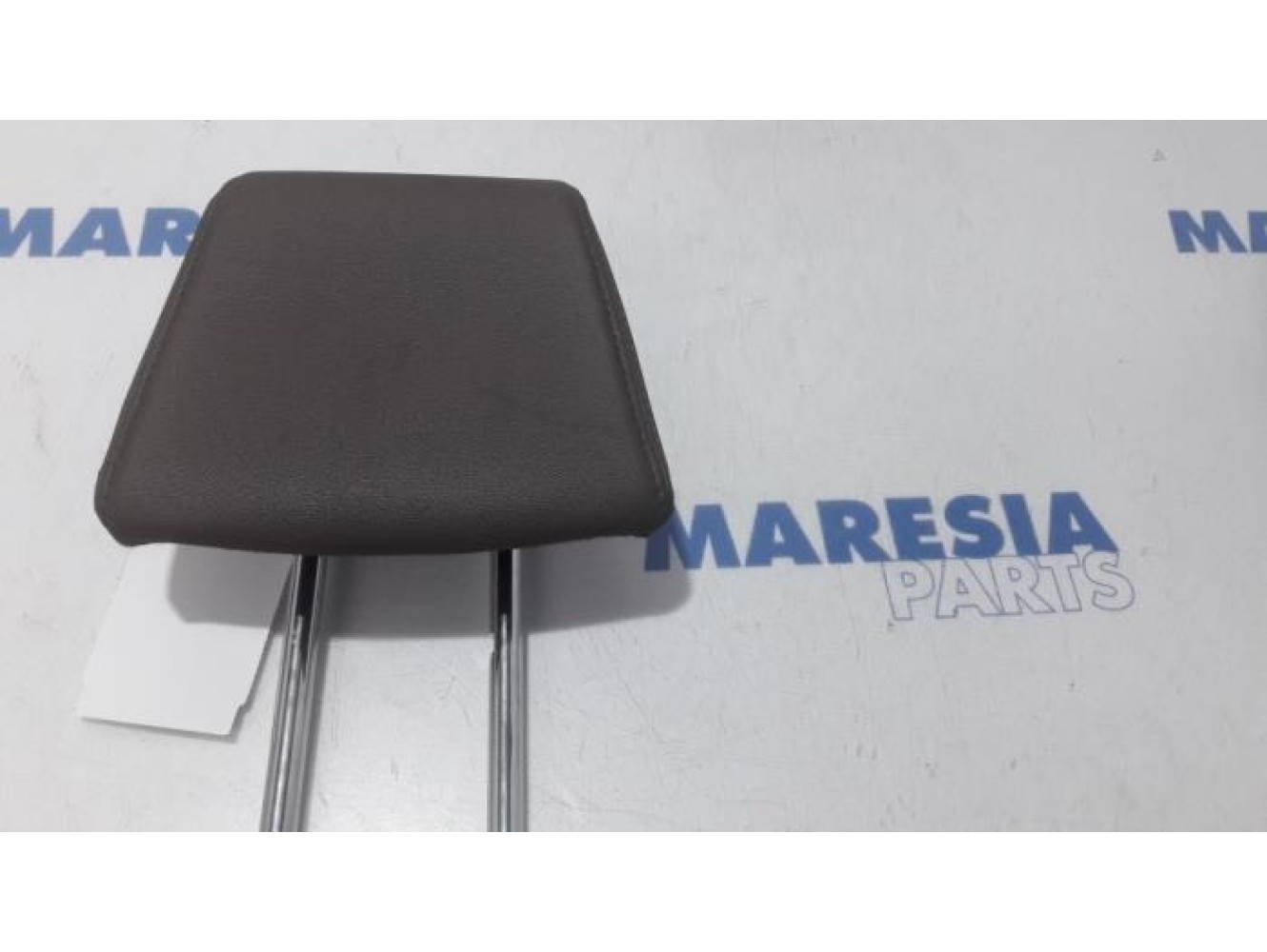 Peugeot - 2008 - Headrest