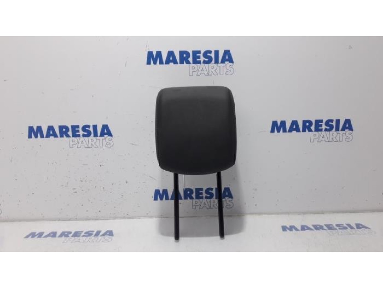 Renault - Clio - Headrest
