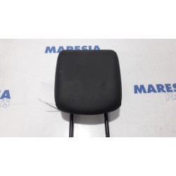 Renault - Clio - Headrest