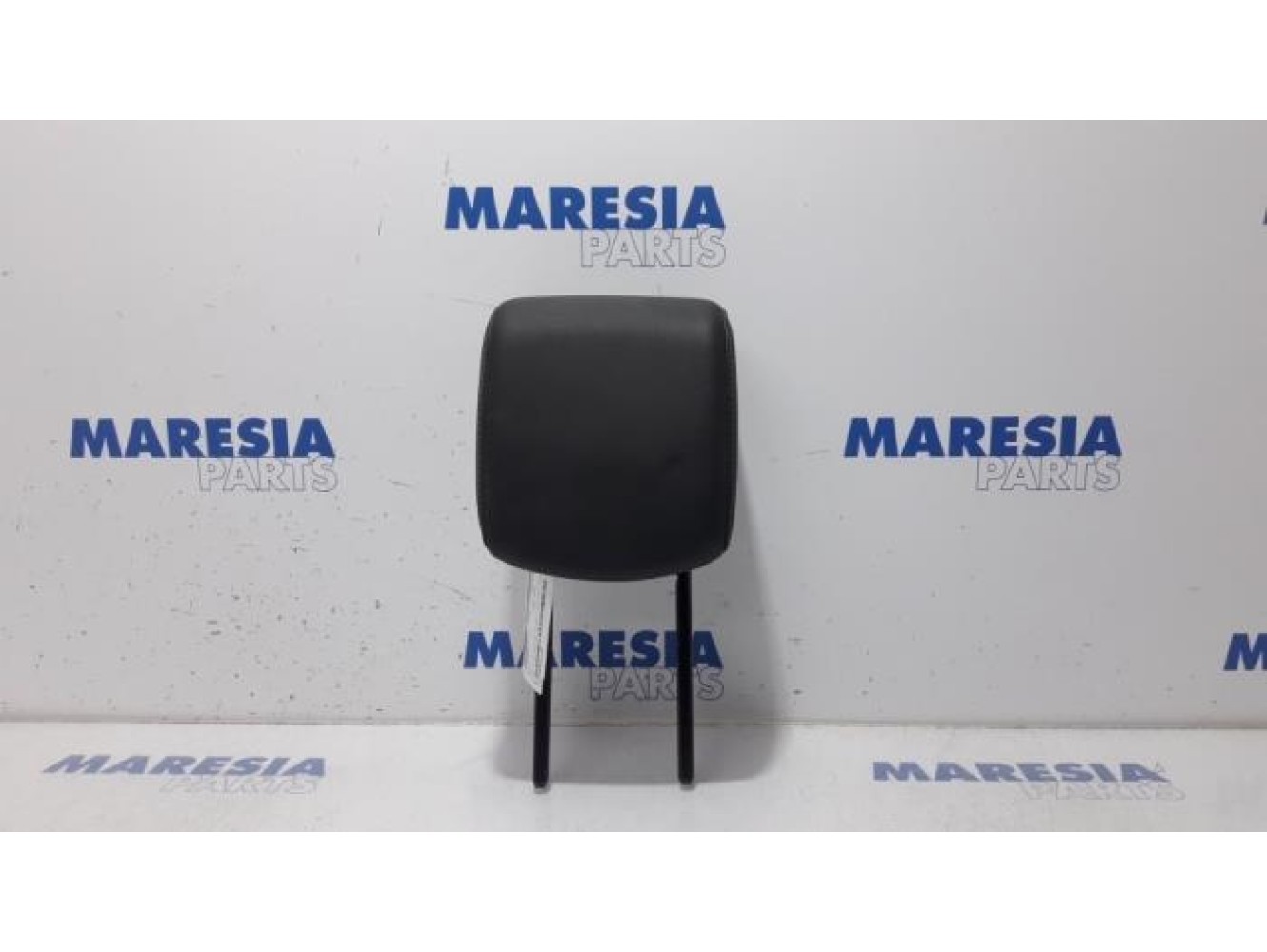 Renault - Clio - Headrest