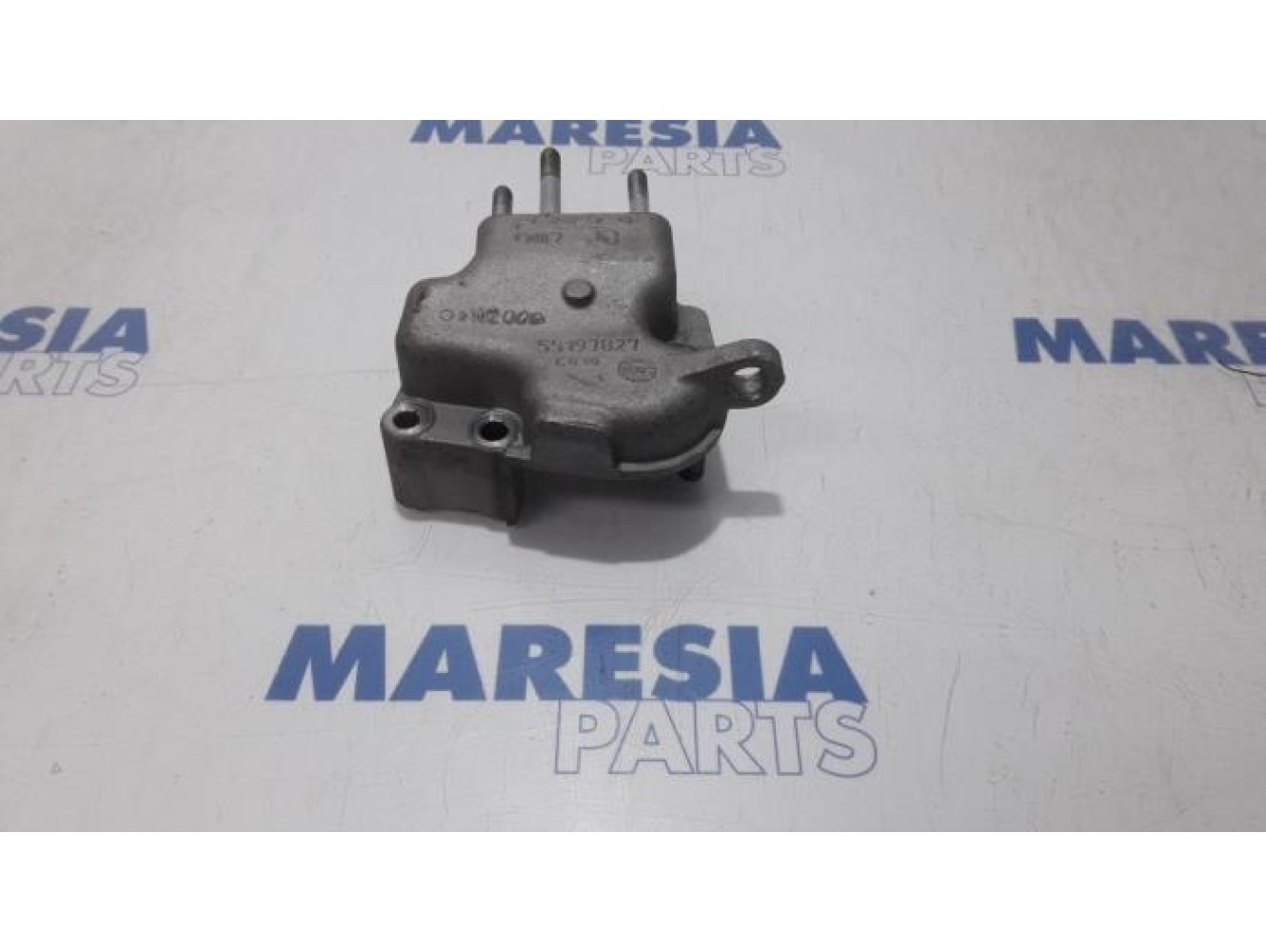 Fiat - 500 - Engine mount