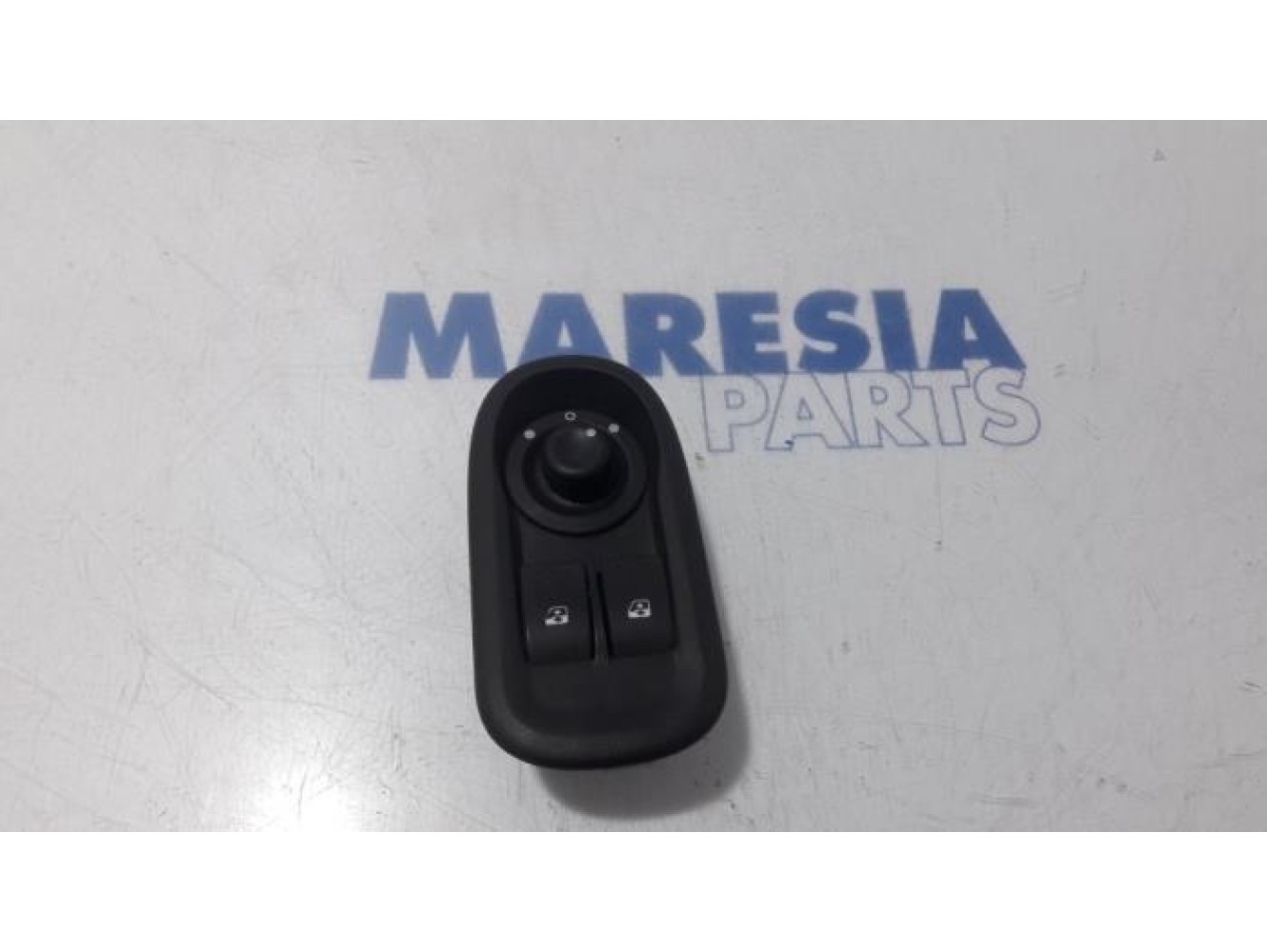 Renault - Master - Multi-functional window switch