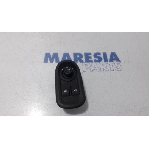Renault - Master - Multi-functional window switch